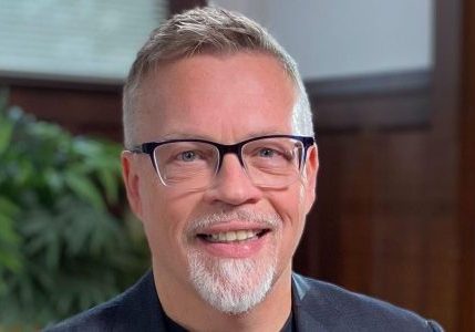 Jeff Schreifels Headshot-1