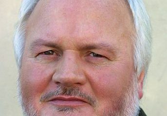 INDEPENDENT
JOURNALIST PAUL VALLELY
4/1/03
PH: TOBY MADDEN